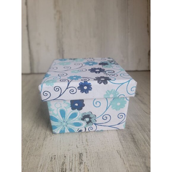 unbranded Other - Unique white blue flower gift box pretty xmas floral